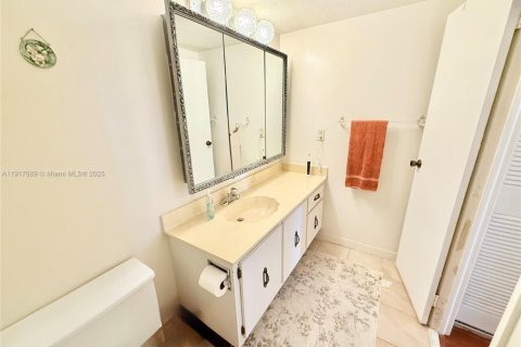 Copropriété à louer à Hallandale Beach, Floride: 2 chambres, 130.06 m2 № 1974332 - photo 20