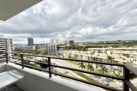 Copropriété à louer à Hallandale Beach, Floride: 2 chambres, 130.06 m2 № 1974332 - photo 9