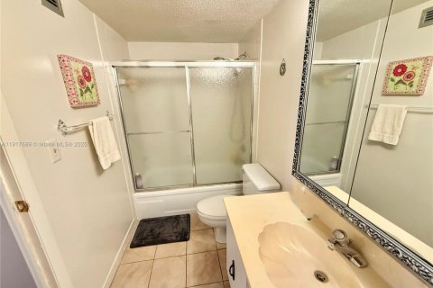 Copropriété à louer à Hallandale Beach, Floride: 2 chambres, 130.06 m2 № 1974332 - photo 30