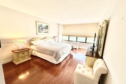 Copropriété à louer à Hallandale Beach, Floride: 2 chambres, 130.06 m2 № 1974332 - photo 6