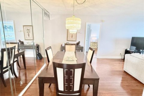 Copropriété à louer à Hallandale Beach, Floride: 2 chambres, 130.06 m2 № 1974332 - photo 22