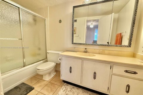 Copropriété à louer à Hallandale Beach, Floride: 2 chambres, 130.06 m2 № 1974332 - photo 29