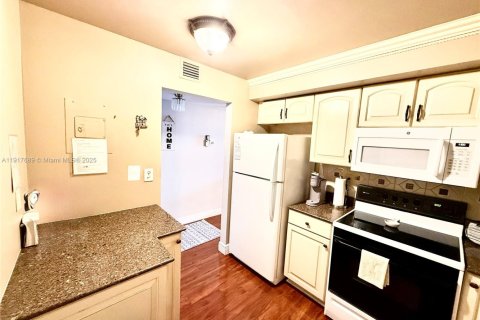 Copropriété à louer à Hallandale Beach, Floride: 2 chambres, 130.06 m2 № 1974332 - photo 11