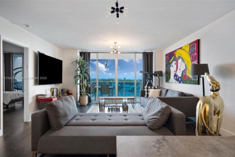 Condo in North Bay Village, Florida, 2 bedrooms № 1958116 - photo 5