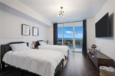 Condo in North Bay Village, Florida, 2 bedrooms № 1958116 - photo 12