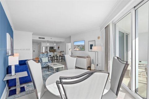 Condominio en venta en Miami Beach, Florida, 2 dormitorios, 141.95 m2 № 1748736 - foto 16