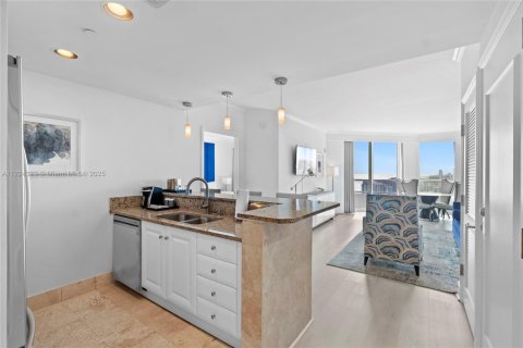 Condominio en venta en Miami Beach, Florida, 2 dormitorios, 141.95 m2 № 1748736 - foto 17