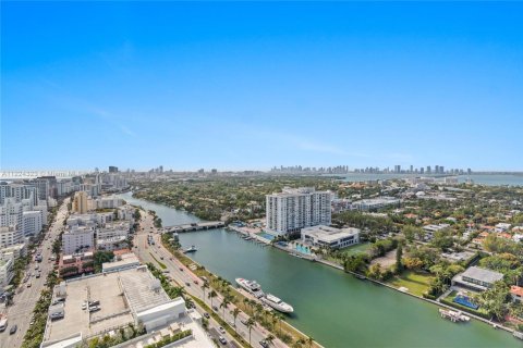 Condominio en venta en Miami Beach, Florida, 2 dormitorios, 141.95 m2 № 1748736 - foto 3