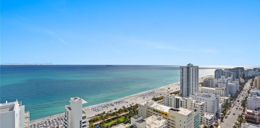 Condominio en Miami Beach, Florida, 2 dormitorios № 1748736