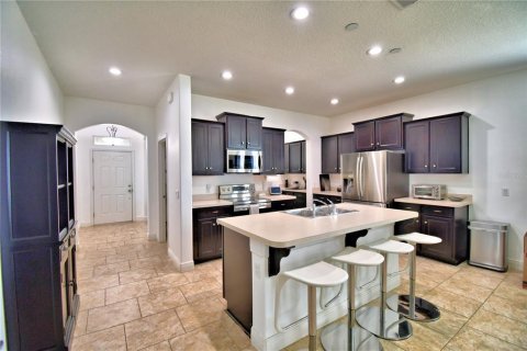 House in Auburndale, Florida 4 bedrooms, 280.38 sq.m. № 1520600 - photo 13