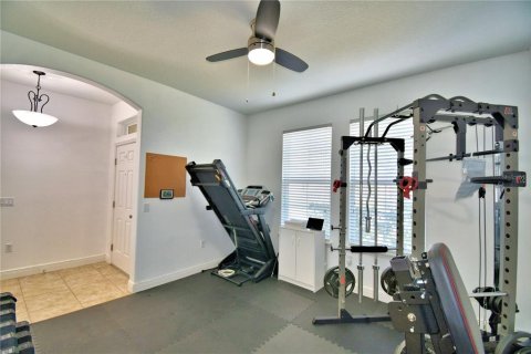 House in Auburndale, Florida 4 bedrooms, 280.38 sq.m. № 1520600 - photo 5