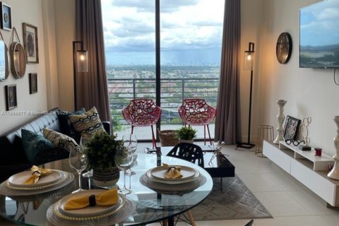 Condo in Doral, Florida, 1 bedroom  № 1928304 - photo 2