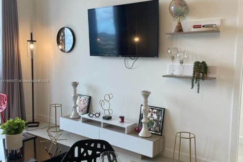 Condo in Doral, Florida, 1 bedroom  № 1928304 - photo 7
