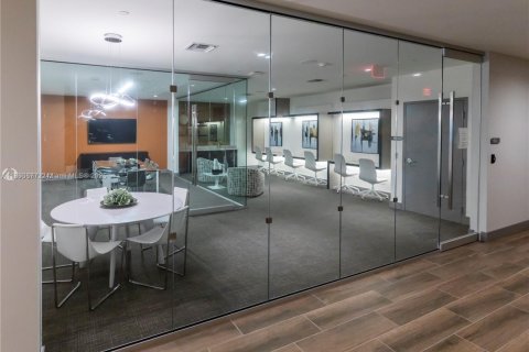 Condo in Doral, Florida, 1 bedroom  № 1928304 - photo 27