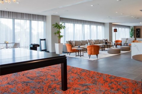 Condo in Doral, Florida, 1 bedroom  № 1928304 - photo 30