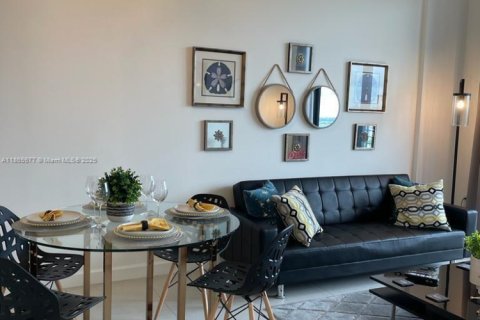 Condo in Doral, Florida, 1 bedroom  № 1928304 - photo 10