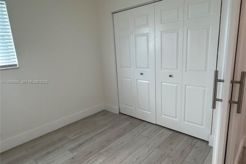 House in Dania Beach, Florida 3 bedrooms, 109.53 sq.m. № 1982407 - photo 9