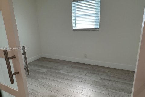 House in Dania Beach, Florida 3 bedrooms, 109.53 sq.m. № 1982407 - photo 8