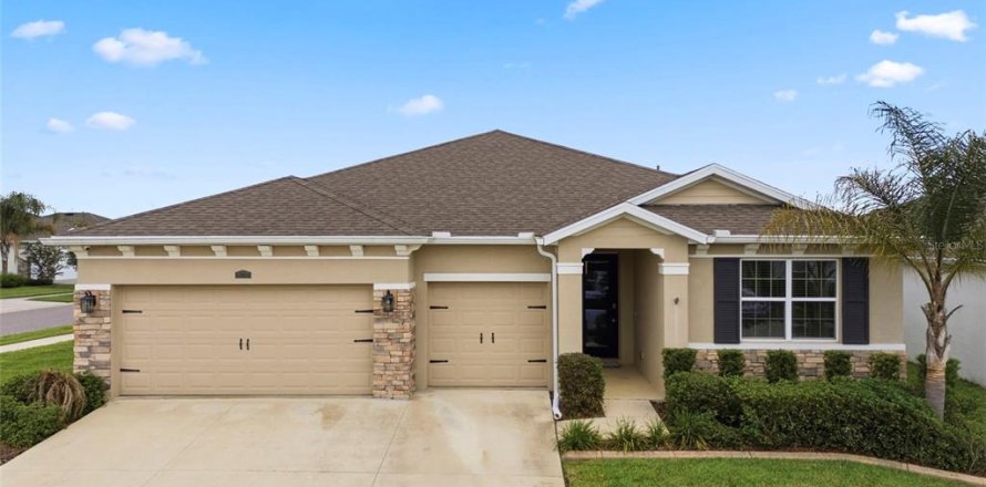 Casa en San Antonio, Florida 4 dormitorios, 262.73 m2 № 2123075