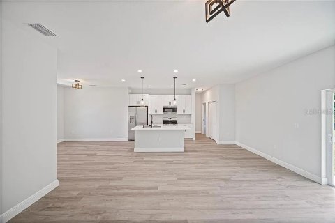 Casa en alquiler en Port Charlotte, Florida, 4 dormitorios, 149.2 m2 № 1833564 - foto 7