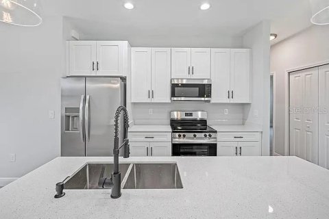 Casa en alquiler en Port Charlotte, Florida, 4 dormitorios, 149.2 m2 № 1833564 - foto 12