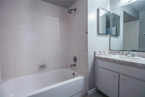 Adosado en alquiler en Pinellas Park, Florida, 2 dormitorios, 90.12 m2 № 1906895 - foto 14