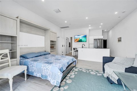 Condo in Miami Beach, Florida  № 1944104 - photo 16