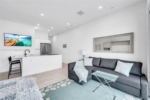 Condo in Miami Beach, Florida  № 1944104 - photo 17