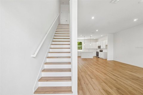 Townhouse in Orlando, Florida 3 bedrooms, 175.03 sq.m. № 2374020 - photo 4