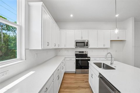Townhouse in Orlando, Florida 3 bedrooms, 175.03 sq.m. № 2374020 - photo 9