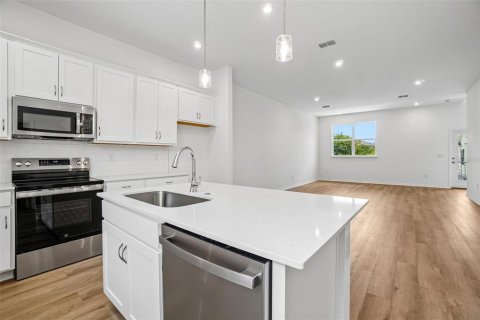 Townhouse in Orlando, Florida 3 bedrooms, 175.03 sq.m. № 2374020 - photo 12