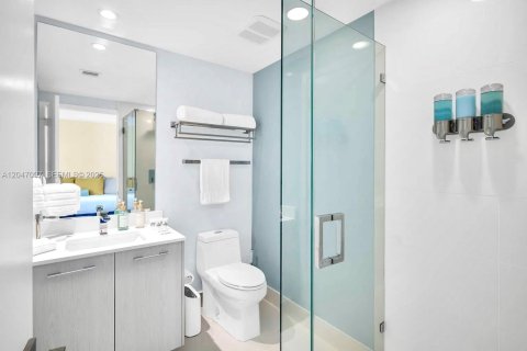 Снять в аренду кондоминиум в Майами, Флорида 2 спальни, 97.83м2, № 2145872 - фото 12