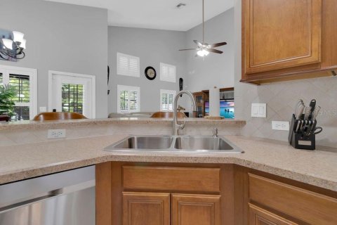 House in Winter Springs, Florida 4 bedrooms, 220.64 sq.m. № 1815756 - photo 2