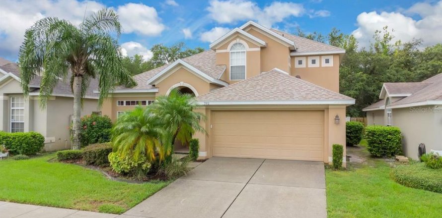 House in Winter Springs, Florida 4 bedrooms, 220.64 sq.m. № 1815756