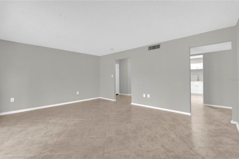 Condominio en venta en Altamonte Springs, Florida, 2 dormitorios, 116.31 m2 № 1679318 - foto 5