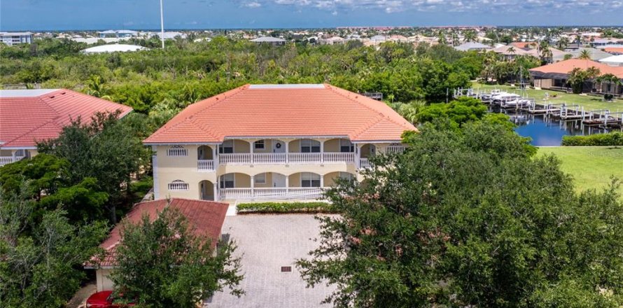 Condo in Punta Gorda, Florida, 2 bedrooms № 1825362