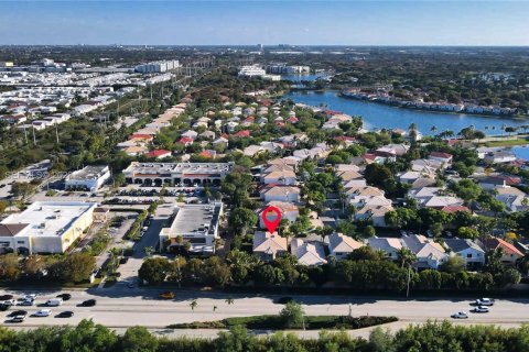 Casa en venta en Doral, Florida, 5 dormitorios № 2058781 - foto 8