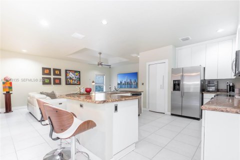 Casa en venta en Doral, Florida, 5 dormitorios № 2058781 - foto 23