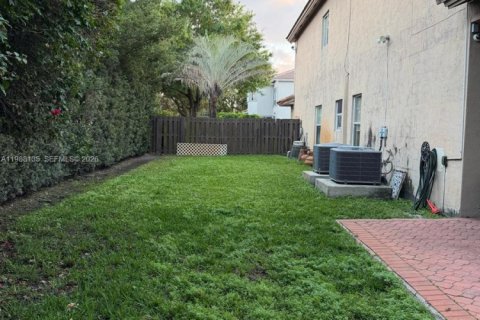 Casa en venta en Doral, Florida, 5 dormitorios № 2058781 - foto 13