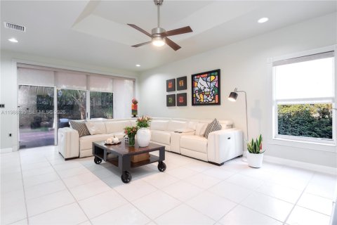 Casa en venta en Doral, Florida, 5 dormitorios № 2058781 - foto 27