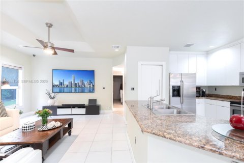 Casa en venta en Doral, Florida, 5 dormitorios № 2058781 - foto 24