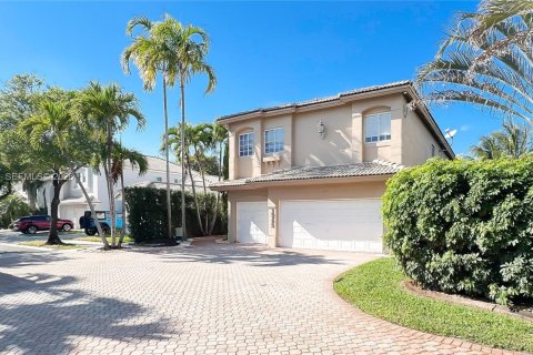 Casa en venta en Doral, Florida, 5 dormitorios № 2058781 - foto 3