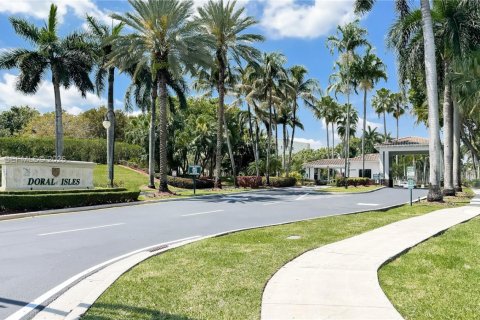 Casa en venta en Doral, Florida, 5 dormitorios № 2058781 - foto 5