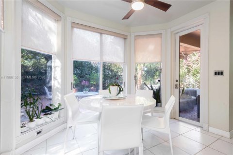 Casa en venta en Doral, Florida, 5 dormitorios № 2058781 - foto 25