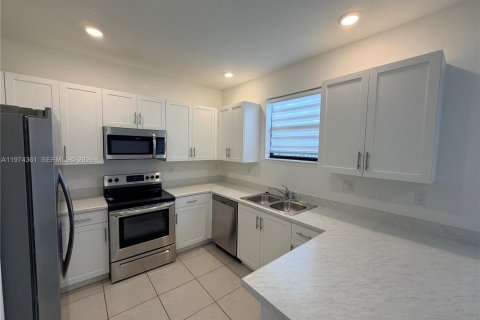 Adosado en alquiler en Homestead, Florida, 3 dormitorios, 123.65 m2 № 2042967 - foto 4