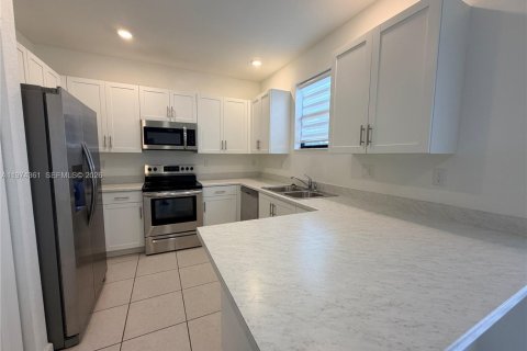 Adosado en alquiler en Homestead, Florida, 3 dormitorios, 123.65 m2 № 2042967 - foto 6