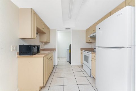 Купить кондоминиум в Пунта-Горда, Флорида 6 комнат, 97.18м2, № 1776721 - фото 13