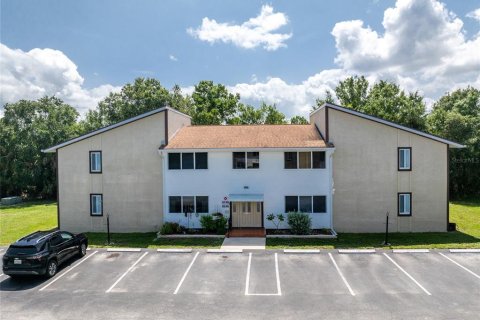 Купить кондоминиум в Пунта-Горда, Флорида 6 комнат, 97.18м2, № 1776721 - фото 1