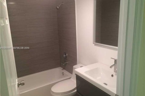 Снять в аренду кондоминиум в Холливуд, Флорида 3 спальни, 114.83м2, № 2005288 - фото 7