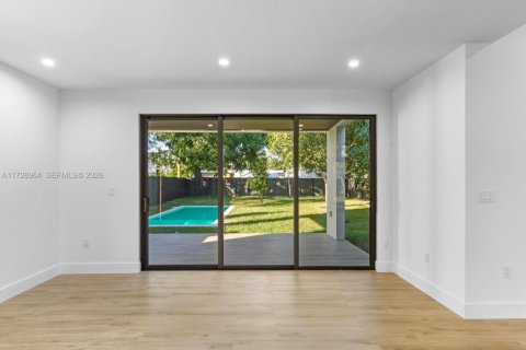 Casa en venta en Miami, Florida, 5 dormitorios № 1981028 - foto 28